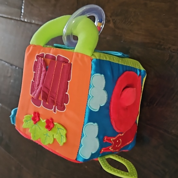 SOPHIE LA GIRAFE  SENSORY CUBE - Picture 2 of 4